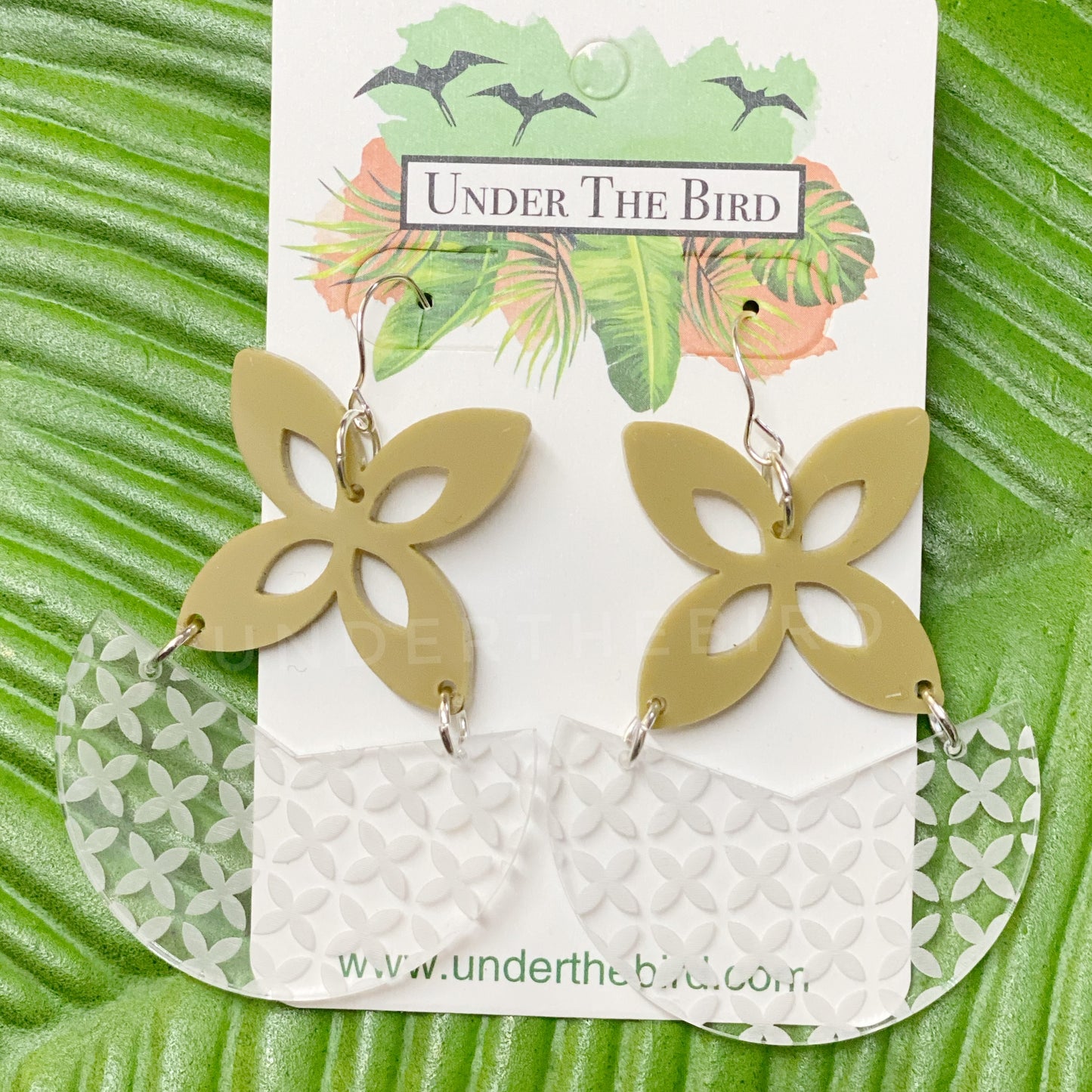 Peleiupu Clear Earrings