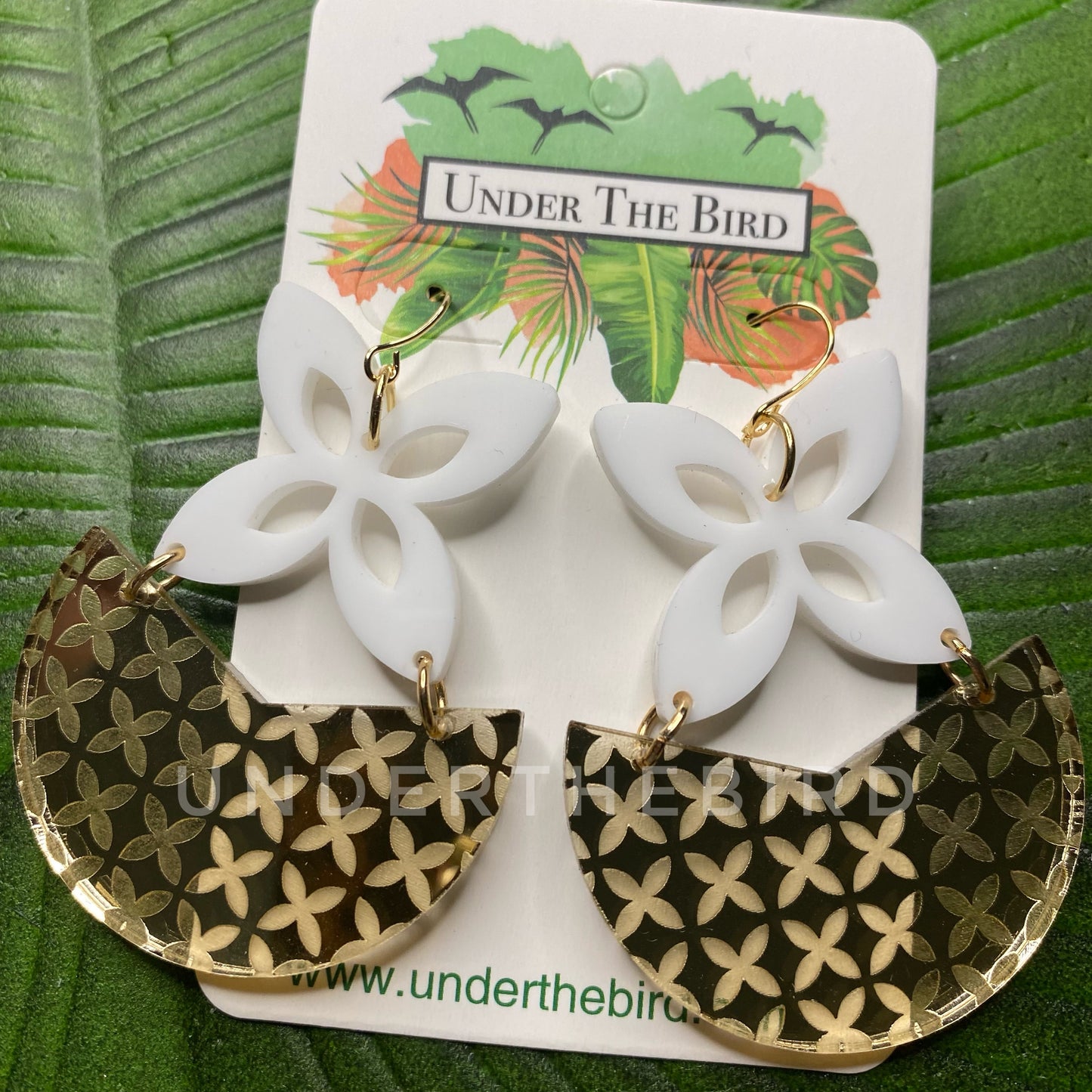 Peleiupu Gold Earrings
