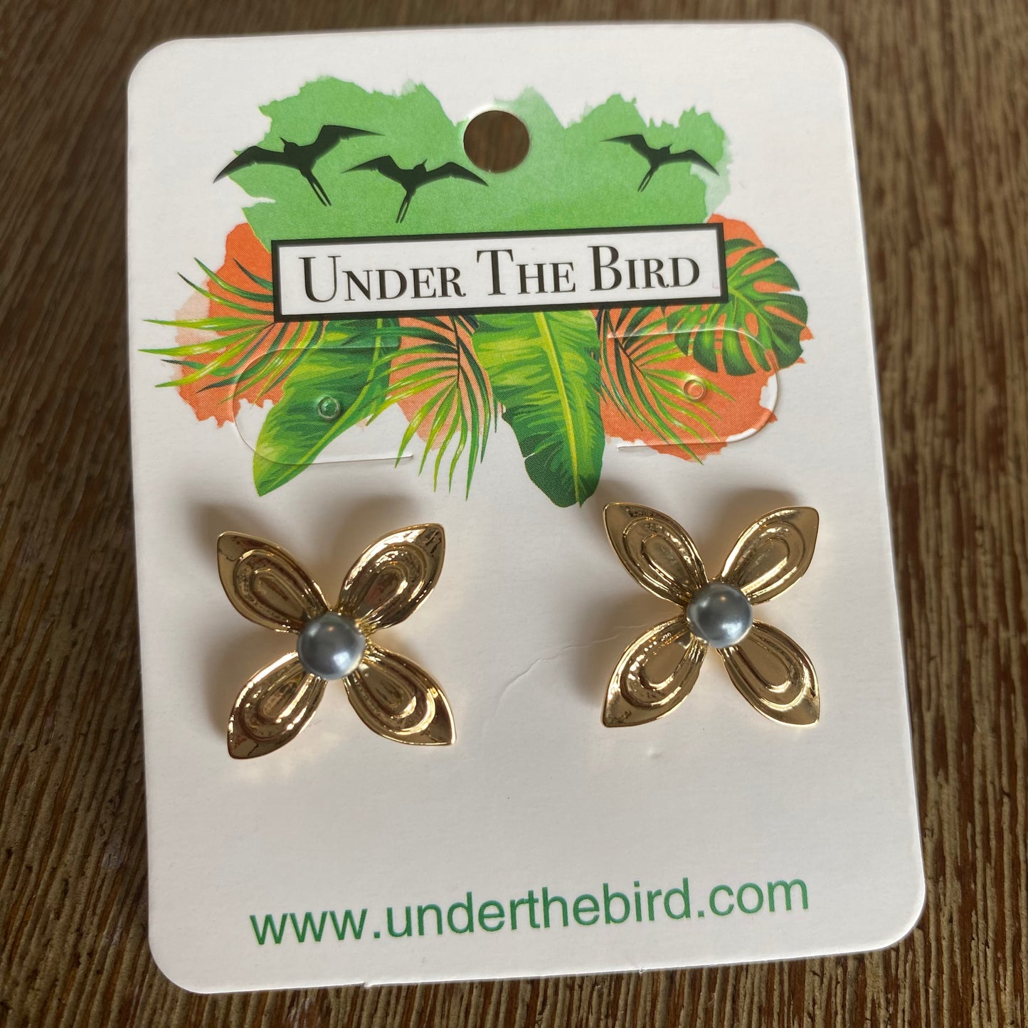 Kuini Pua Matala Stud Earrings