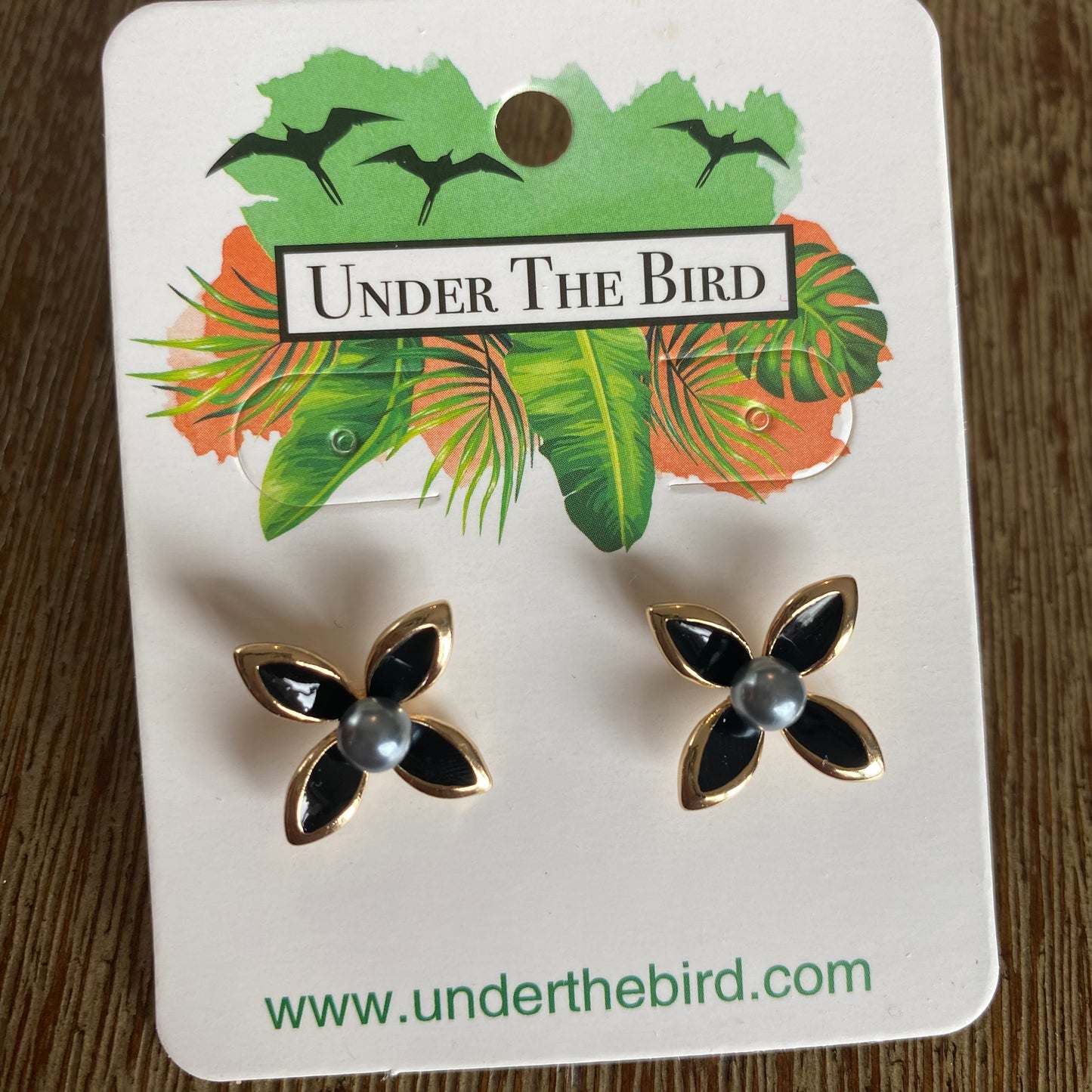 Kuini Puaiti Stud Earrings
