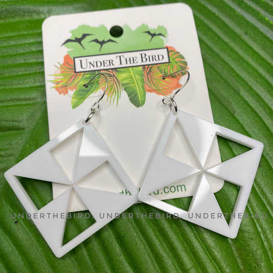 Manulua Open Earrings