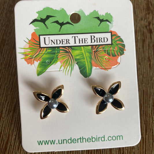 Kuini Puaiti Stud Earrings